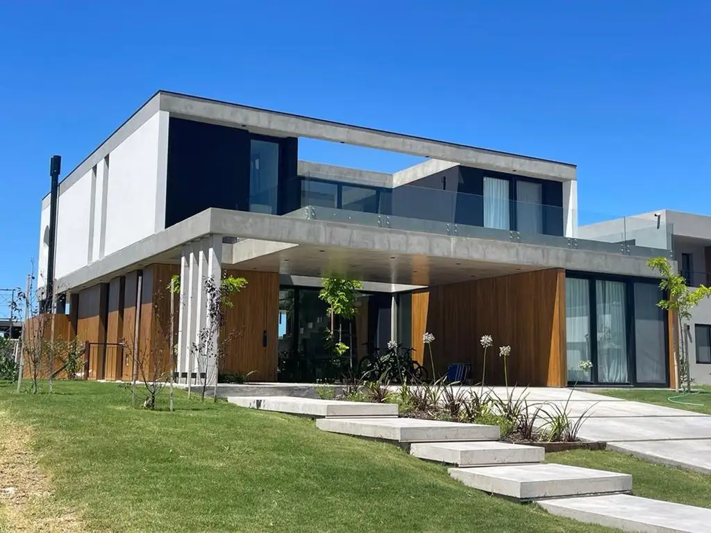 Casa en venta en La Calesa, Pilará