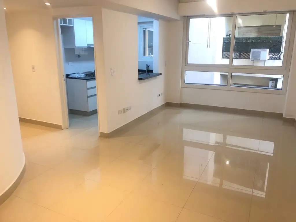 EXCELENTE SEMIPISO DE CATEGORIA 3 AMBIENTES CON 2 BAÑOS - AMENITIES