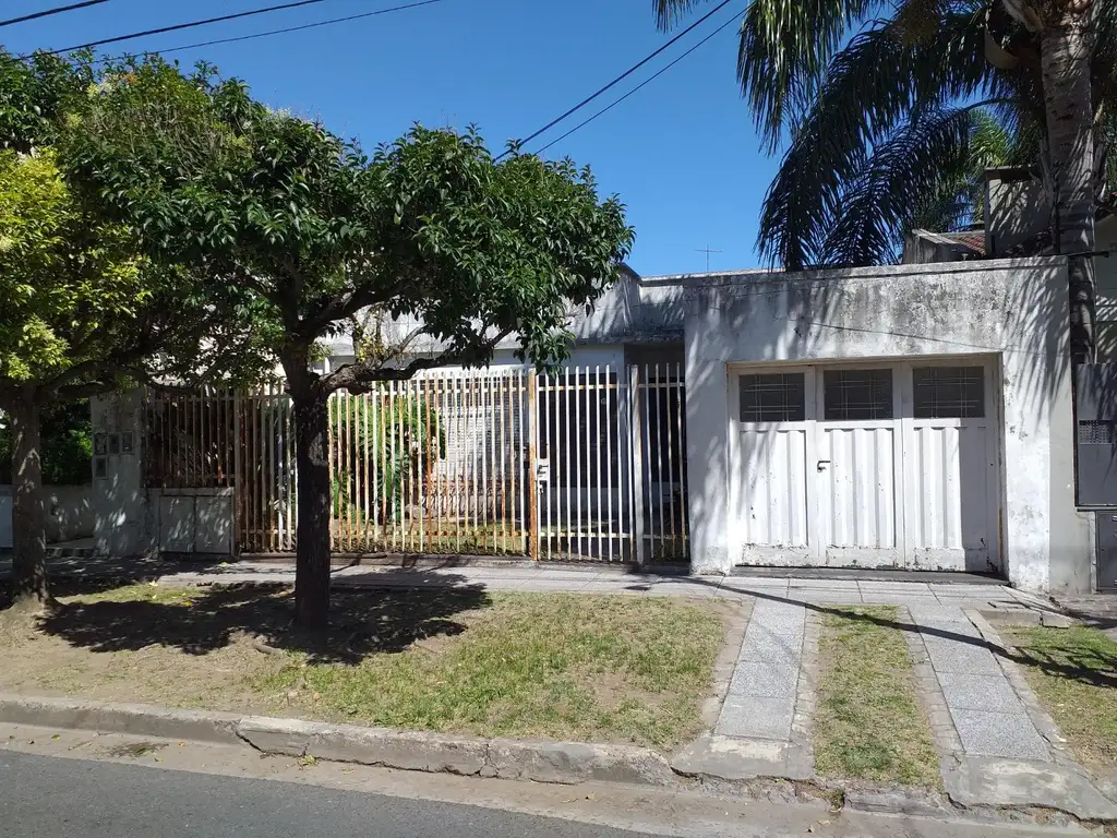 CASA IDEAL 2 FAMILIAS SOBRE LOTE DE 10X40