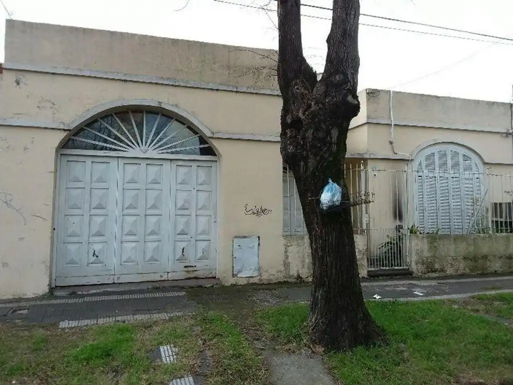 Casa 4 ambientes. | LACROZE 6915