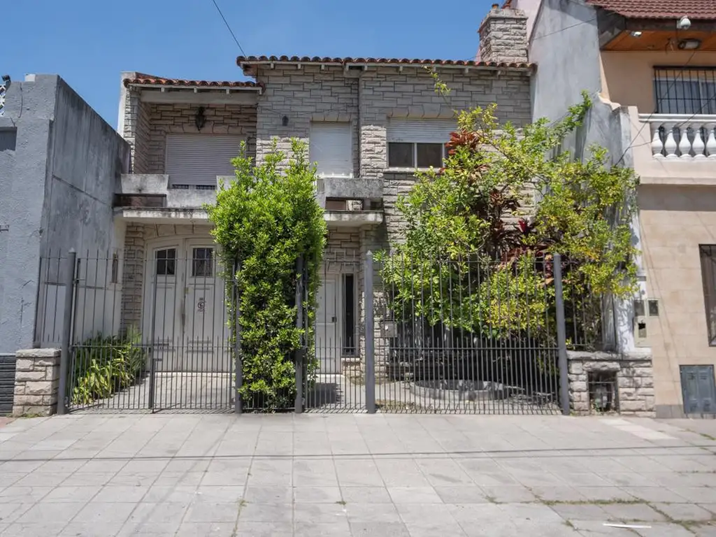 Venta Casa más galpón en venta en Avellaneda En Block