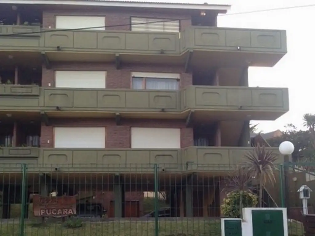 ALQUILO DEPTO DUPLEX 200 MTS MAR 2-3 DOR. 2 BÑ. BALCON COCH. CUB. FIJA A2001