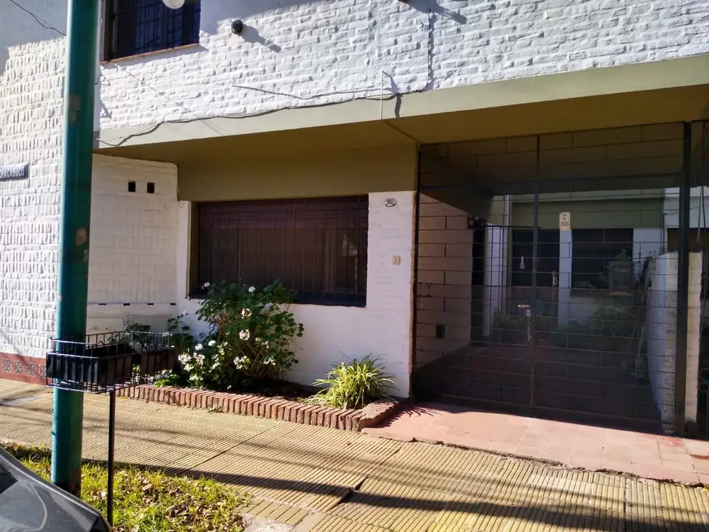 Nvo. valor   -   Venta-Olivos- Acepta PERMUTA-Duplex - 4 amb - Zona resid.