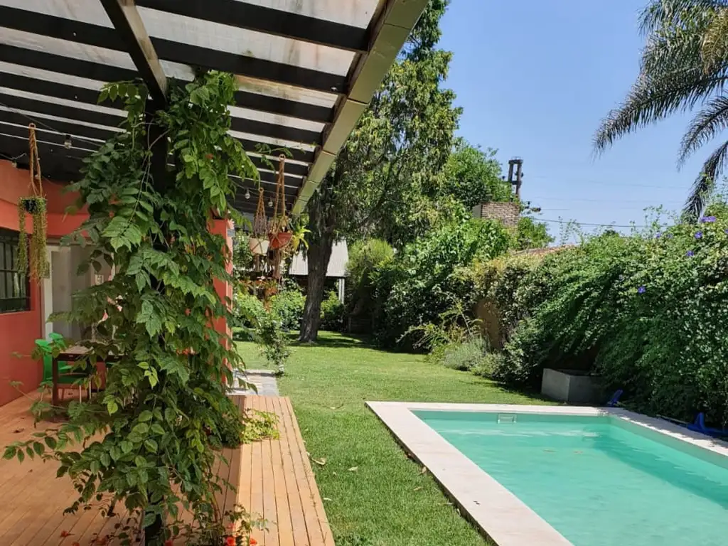 Hermosa casa en alquiler temporario en Funes.