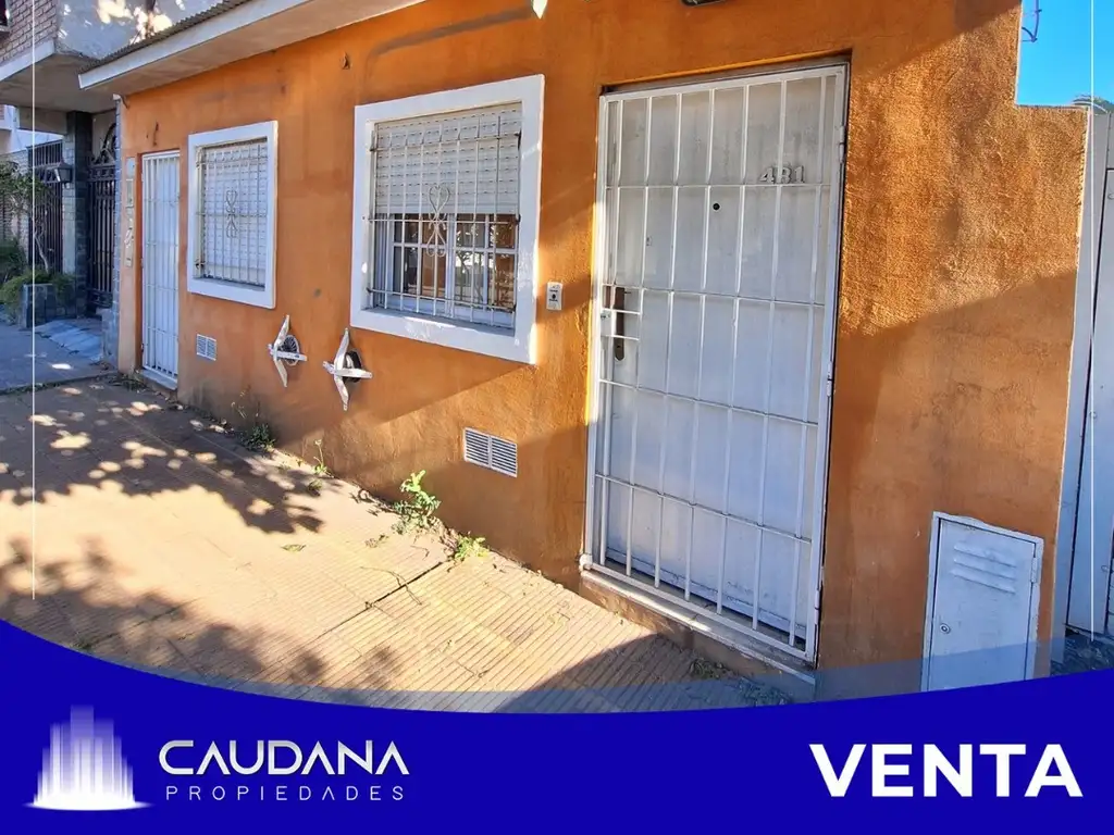 Duplex de dos ambientes en venta en Rmos Mejia