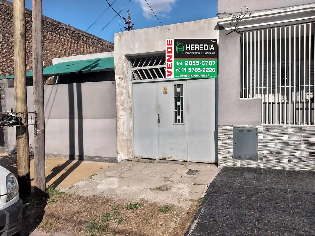 VENTA CASA CON DEPOSITO VILLA INSUPERABLE