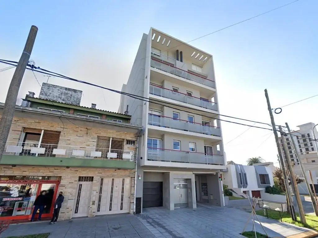 Dpto 2 Amb. 43 m²  3er Piso al Frente c/ Renta - Ideal Inversor - S.Justo (Ctro)