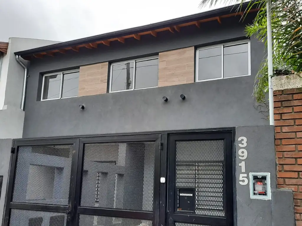 VENDO EXCELENTE DÚPLEX, EN EXCELENTE BARRIO