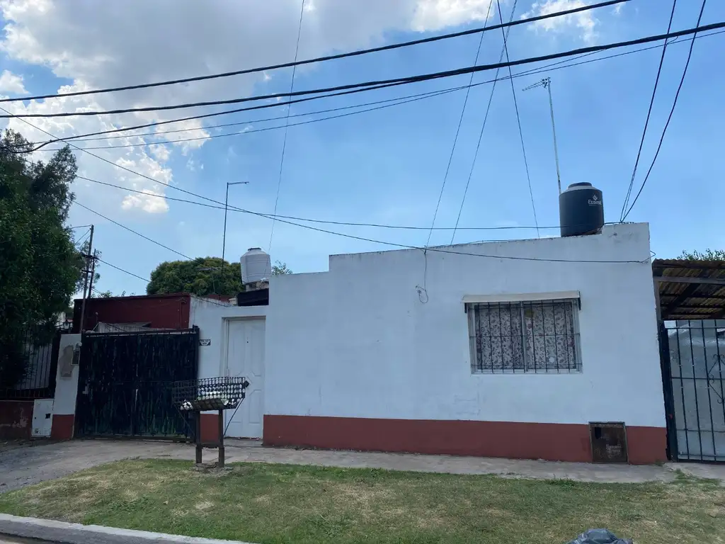 CASA EN VENTA IDEAL 2 FAMILIAS O INVERSORES