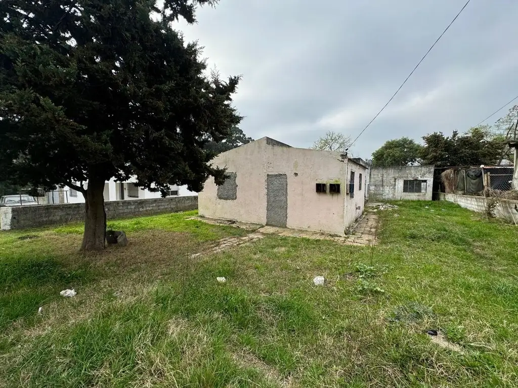 Venta 4 casas con terreno para inversor en Pando