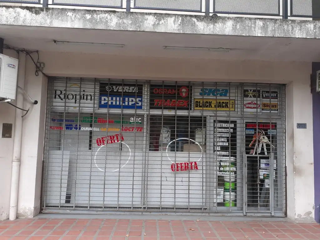 LOCAL COMERCIAL - 100 M2 - TRISTAN SUREZ