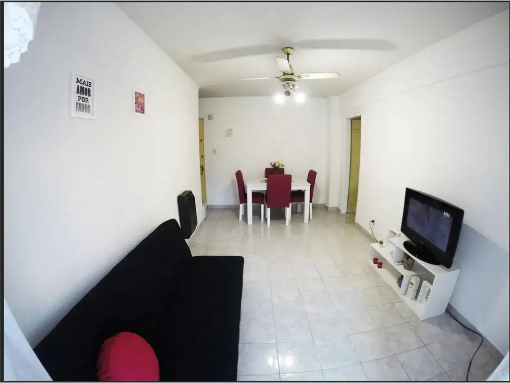 VENTA  DEPARTAMENTO DOS AMBIENTES,  FRENTE, BALCÓN, MUY LUMINOSO- RETASADO