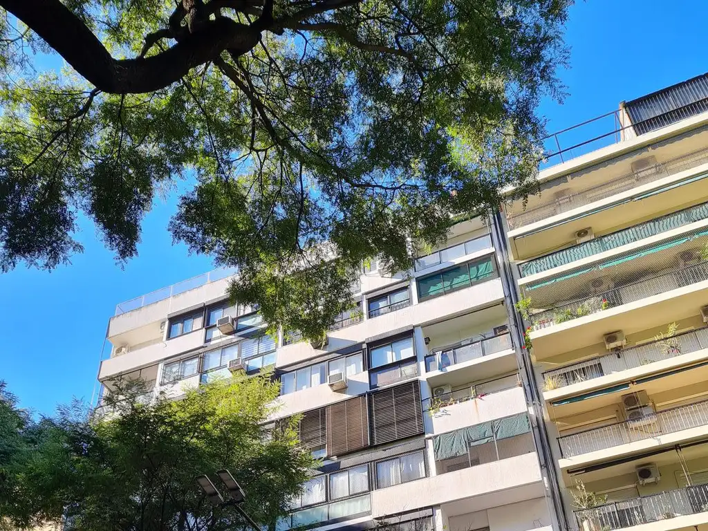 Buen Semipiso Alto Luminoso s/ Av. Cnel. a pasos Alto Palermo Apto 107m2 Tot.