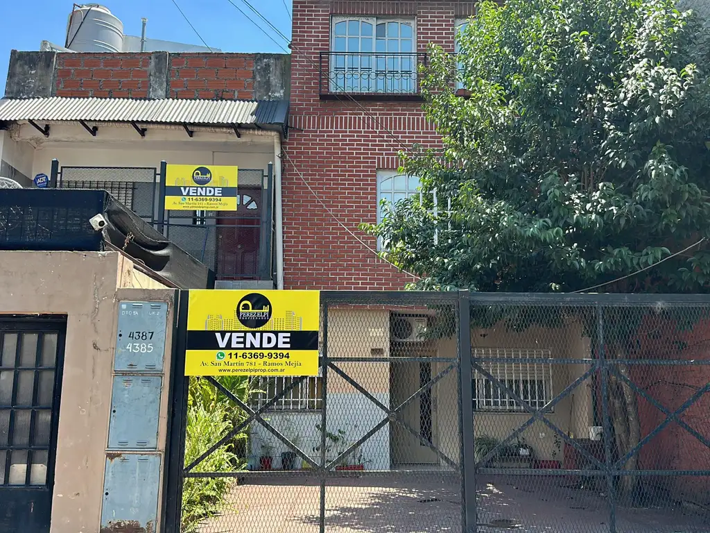 CASA MULTIFAMILIAR EN 2 PLANTAS CON COCHERA Y TERRAZA