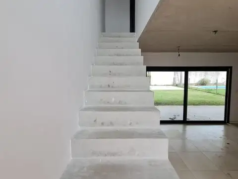 Casa en Venta - 4 ambientes -