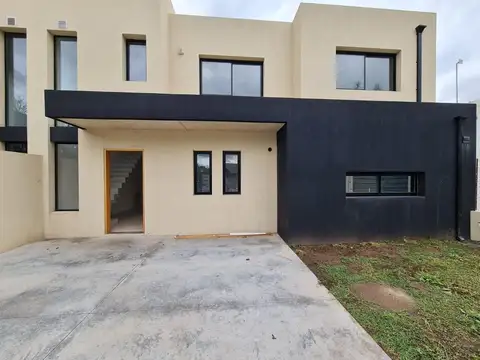 Casa en Venta en Cantegril - 4 ambientes