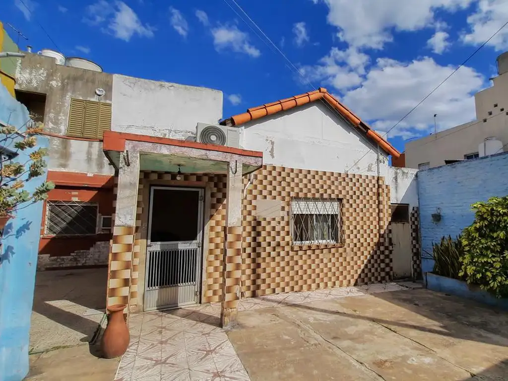 VENTA  CASA  3 AMB 78 M2  VALENTIN ALSINA