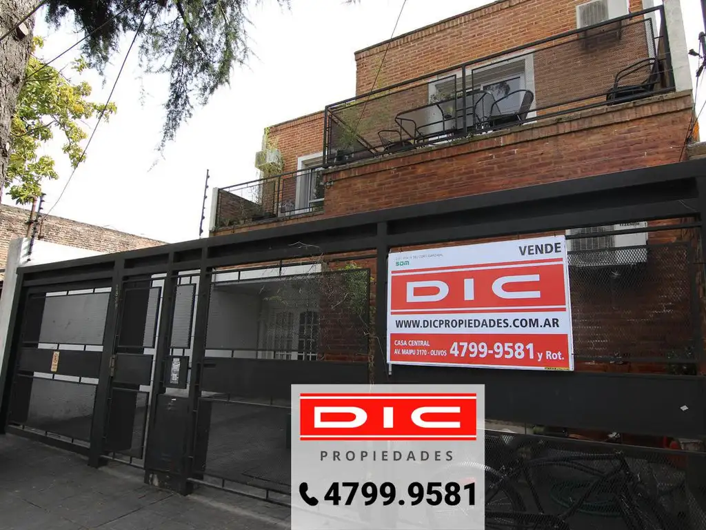 Casa 4 dormitorios sobre gran lote  muy cómoda ubicada en  Olivos