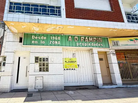 Departamento en alquiler, primer piso por escalera.