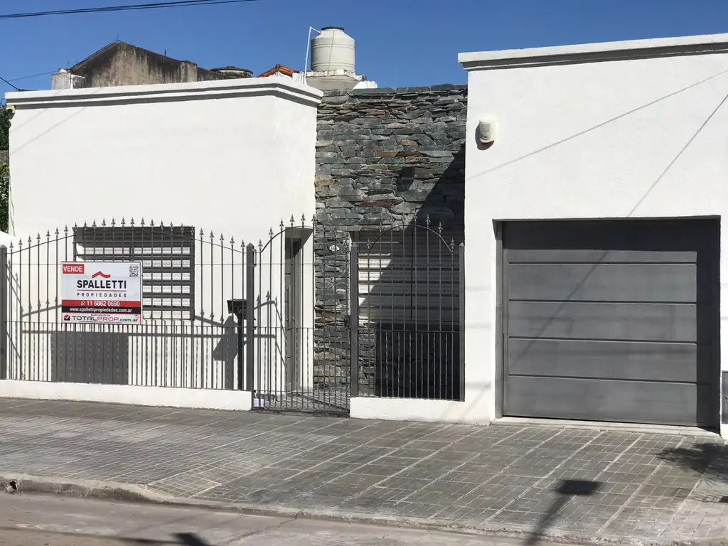 Casa en venta de 3 dormitorios c/ cochera en Ramos Mejía