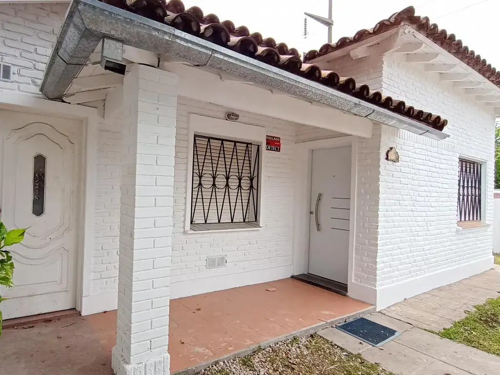 Casa en venta - Ituzaingó - Santos Dumont al 400