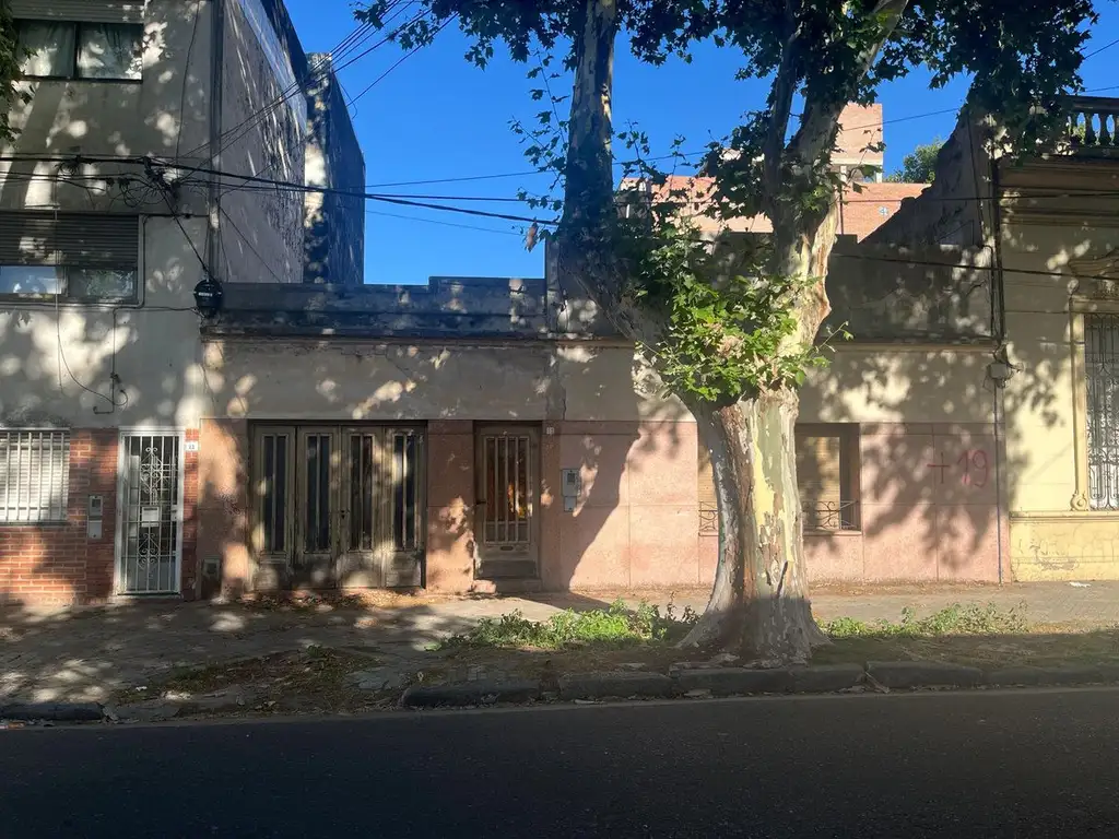 Casa en venta reciclar. PB+4 pisos 13mts de altura