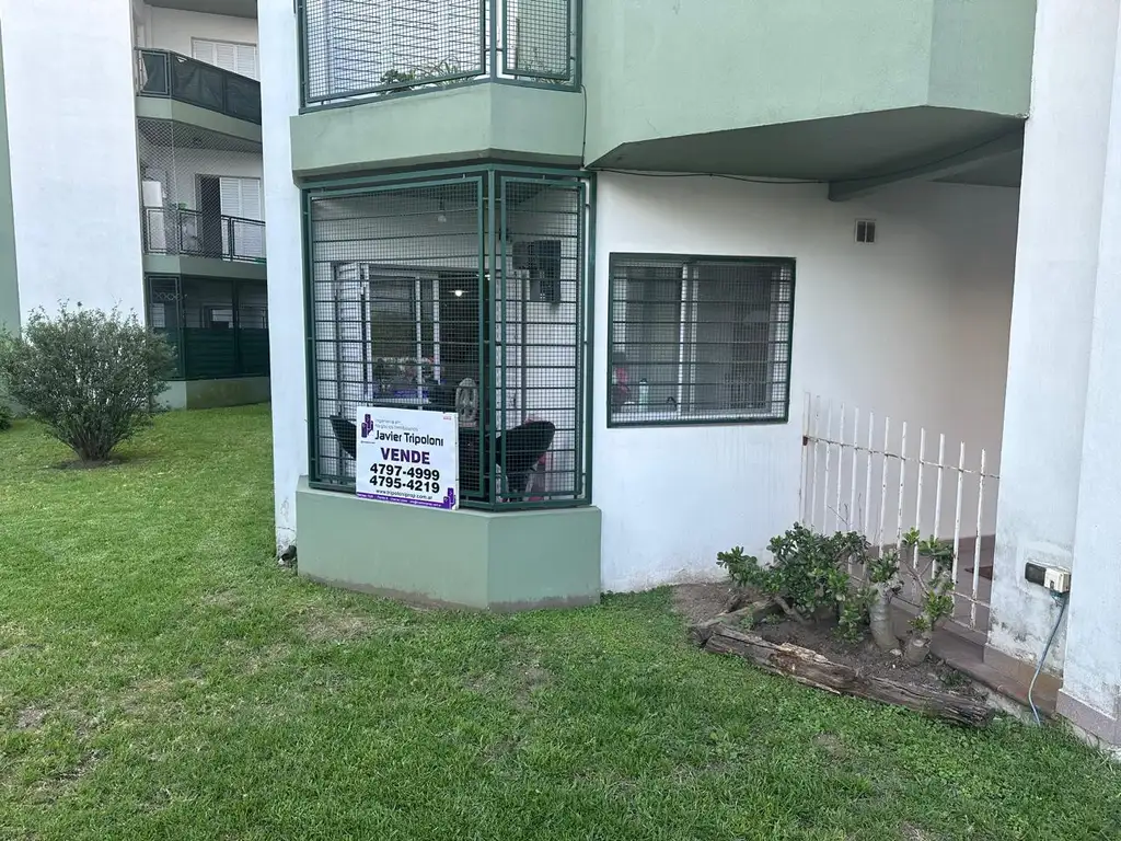 Departamento de 3 ambientes en planta baja con patio