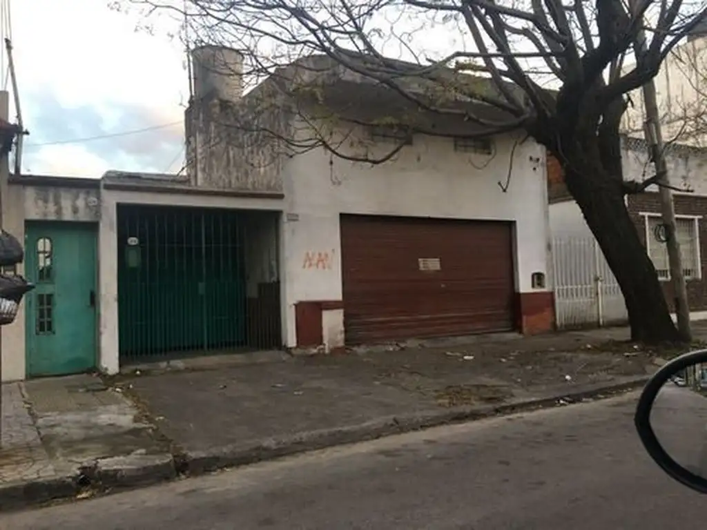 Venta De Casa Tres Ambientes - Caseros