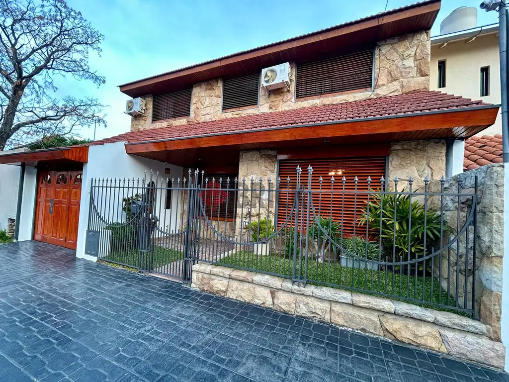 Impecable casa en Barrio Güemes - Haedo