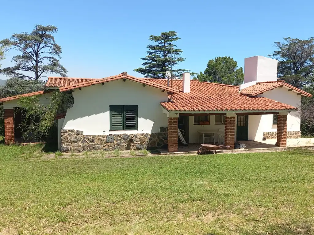 Casas a la venta en Villa Parque Siquiman. (C359)