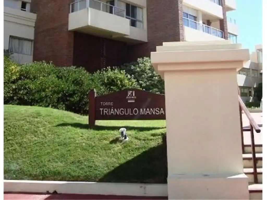 Departamento de 3 ambientes  en Torre Triángulo Mansa, Parada 2 Brava, Punta del Este