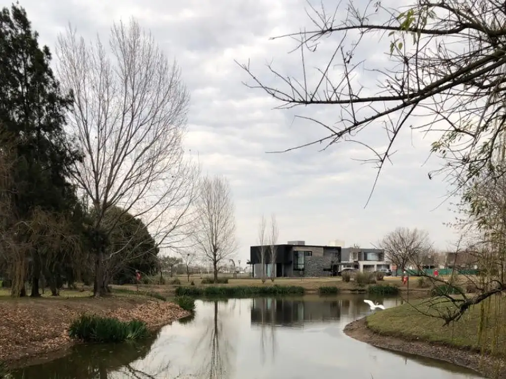 LOTE EN TERRAVISTA 1212M CON FONDO LAGUNA - ETAPA 4