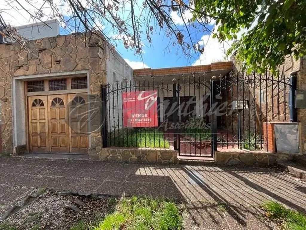 Casa En Venta En Campana: Cabrera 475