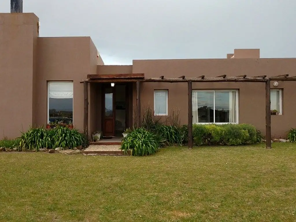 Casa estilo country en Miramar Links