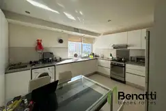 DEPARTAMENTO SEMIPISO 4 AMBIENTES CON UNA COCHERA EN VENTA