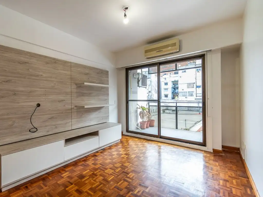 VENTA SEMI PISO 4 AMB C/COCHERA CUBIERT - RECOLETA