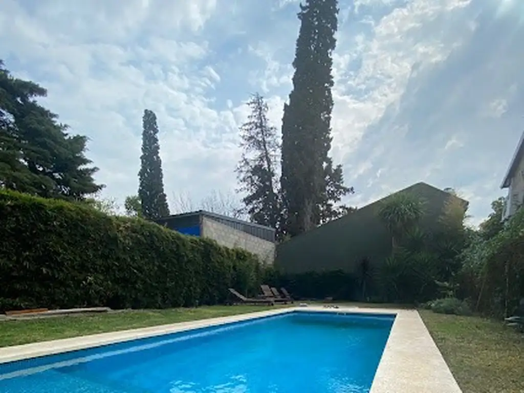 Casa en Venta con cochera