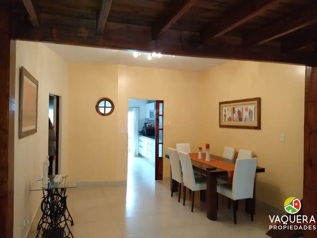 APTO CREDITO -Impecable chalet - 3 dorm. - Jardin- Victoria.