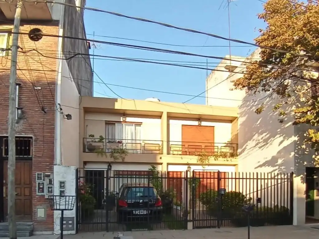 DUPLEX impecable 3amb Garaje Parrilla Fondo Patio