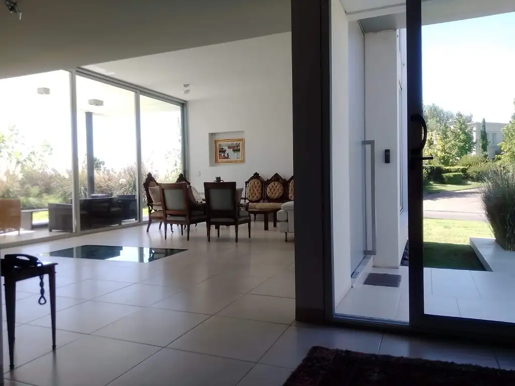 CASA EN VENTA BARRIO PRIVADO LA VACHERIE C GOLF