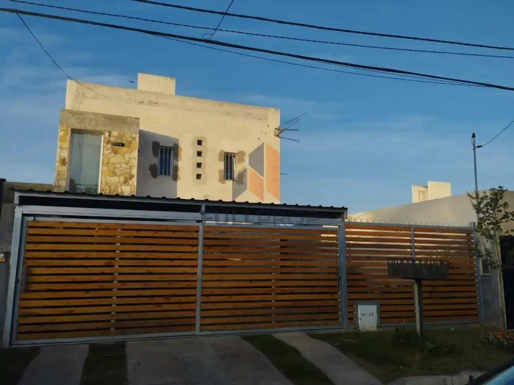 Muy linda casa de dos dormitorios venta B° Cielos del Valle