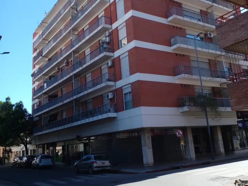 Departamento en venta de 3 dormitorios sobre 25 de Mayo 496