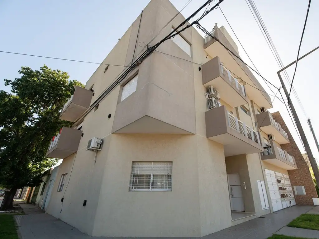 VENTA Departamento de 2 dormitorios con cochera