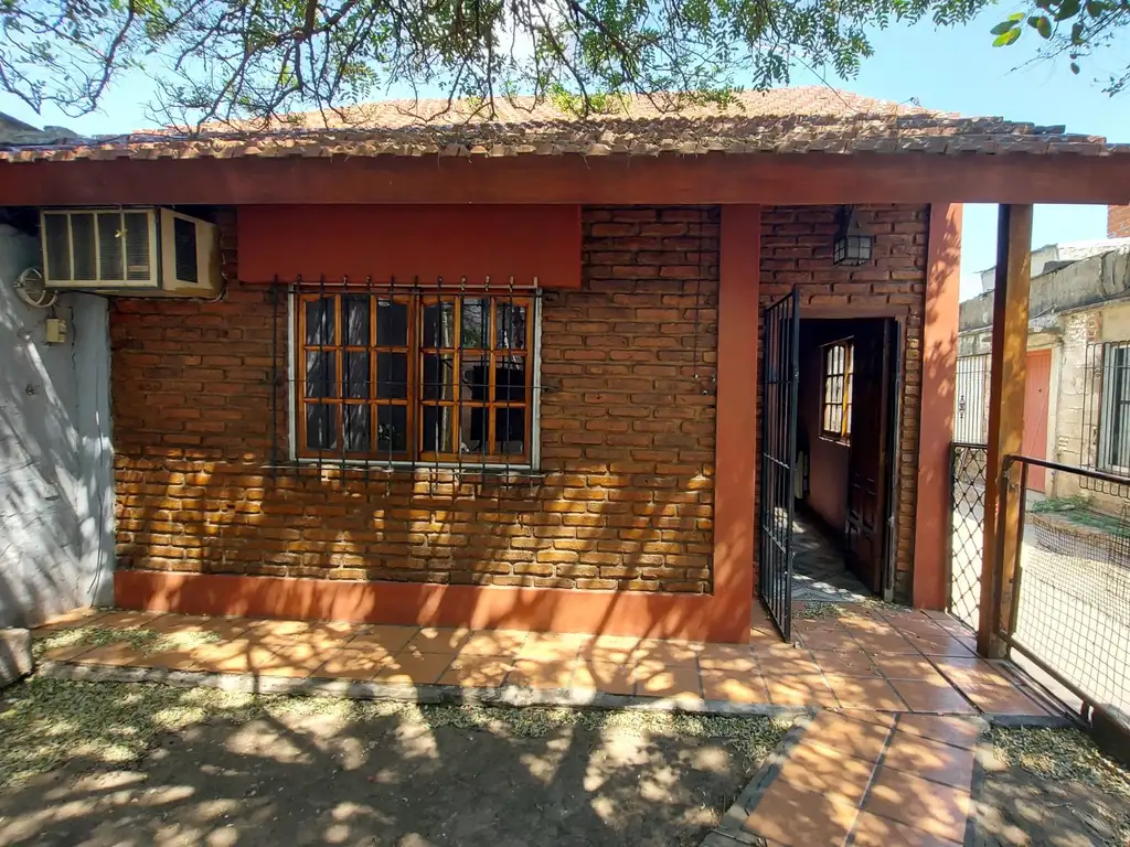 VENTA PERMUTA CASA MORON