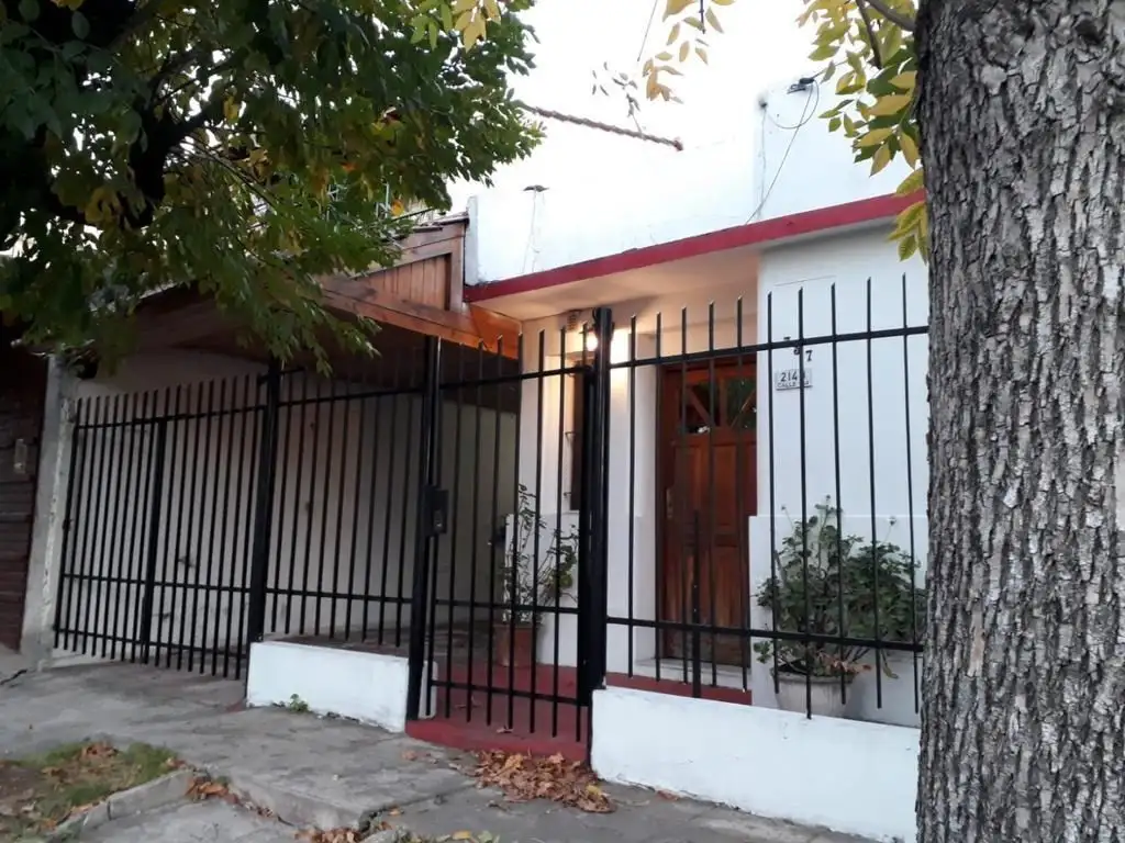 CASA 4 AMBIENTES EN VENTA - JOSÉ LEÓN SUAREZ