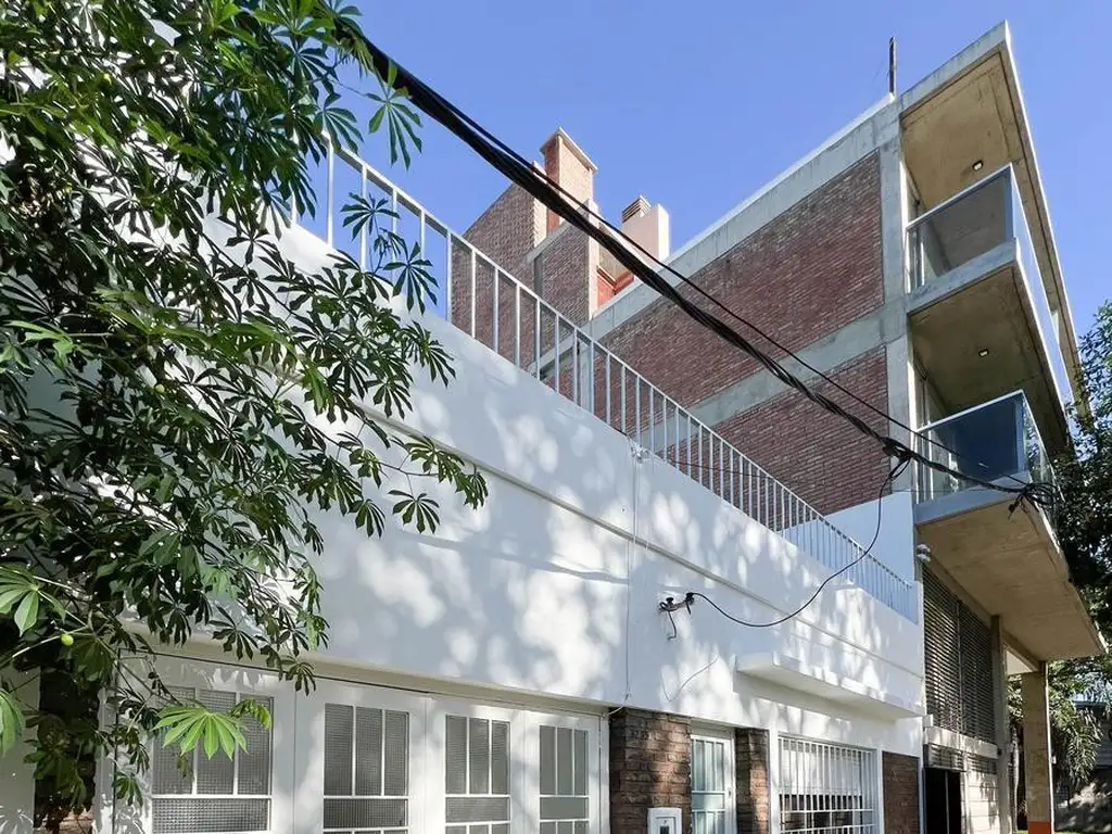 VENTA - CASA DOS DORMITORIOS CON PATIO, PARRILLERO Y TERRAZA - ESPAÑA Y HOSPITALES