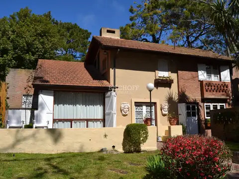 CASA EN ALQUILER DE 3 AMBIENTES EN BARRIO NORTE