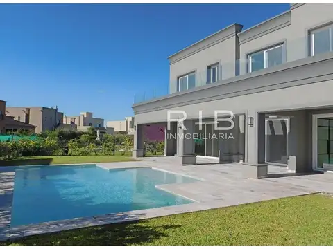 Casa en Venta con cochera