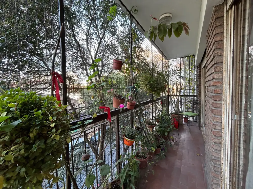 Semipiso 4 Ambientes con Lindo Balcón en Venta * Belgrano con Espacio Cochera