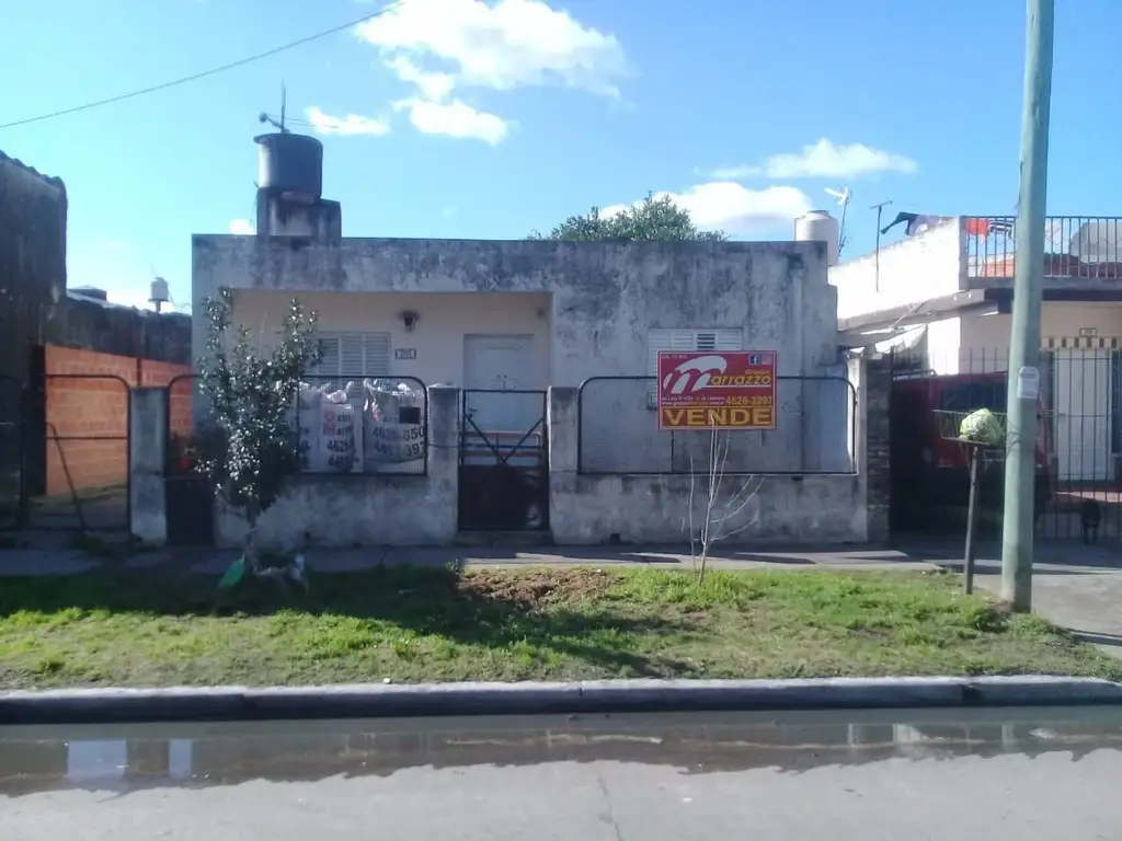 Casa - Venta - Argentina, La Matanza - ESQUIRO 6300